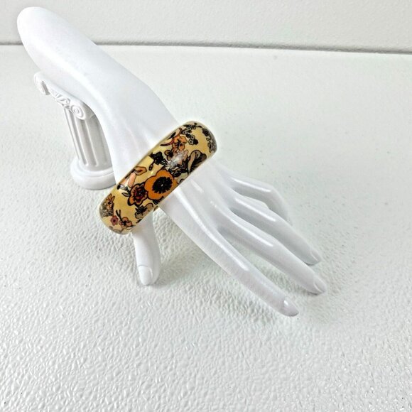 Vintage Boho Chic Classic Retro Floral Patterned Lucite Bangle Bracelet - Picture 4 of 7